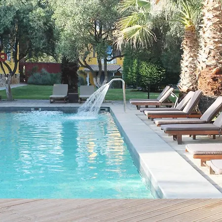 Despotiko Apt. & Hotel 3*