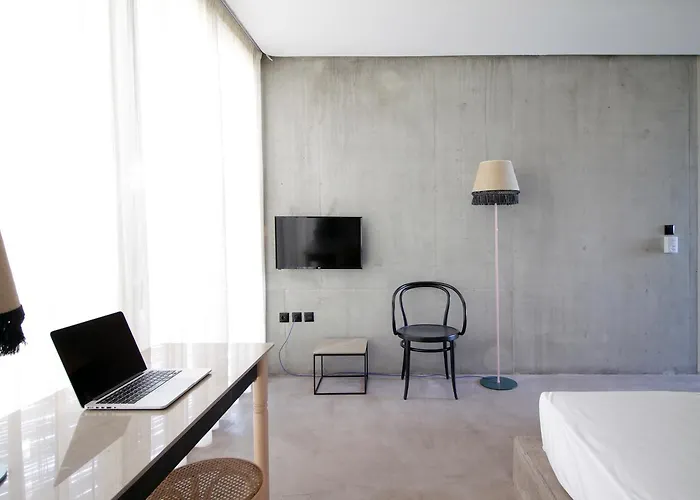 Despotiko Apt. & Hotel Toroni