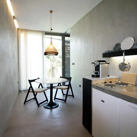 Despotiko Apt. & 3* Torone